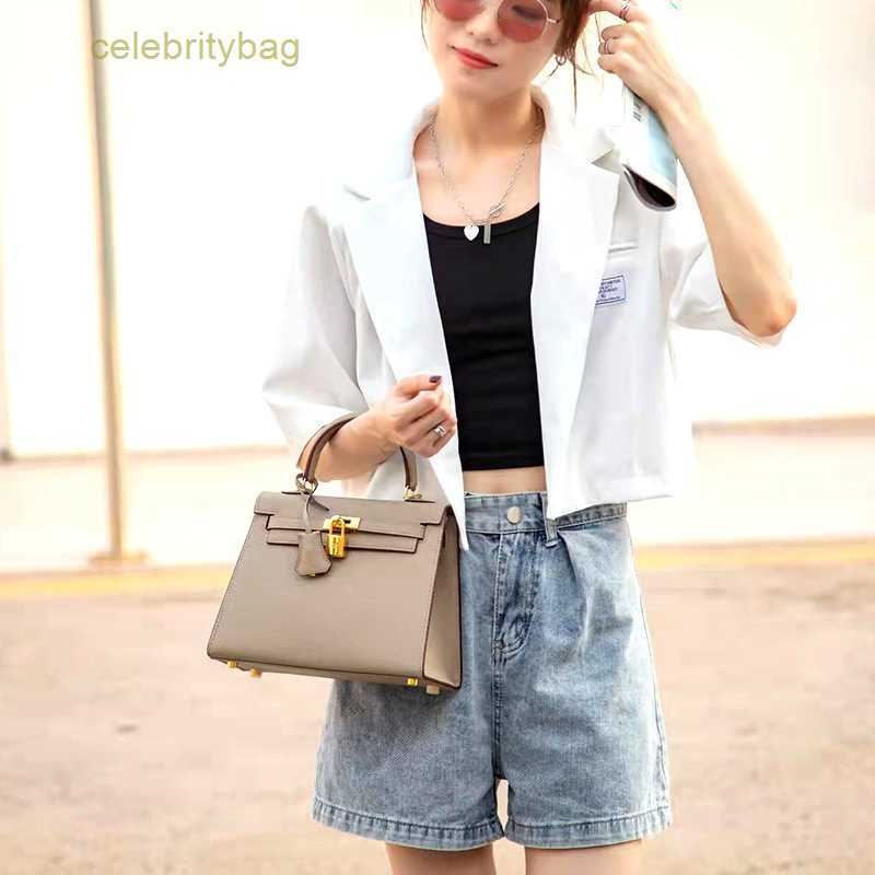 Designer Kellies Handbags Hemres fashion 2023 new messenger advanced sense portable mother leather women's has logo VOIK, Elephant grey 19
Designer Kellies Handbags Hemres fashion 2023 new messenger advanced sense portable mother leather women's has logo VOIK, Elephant grey 19