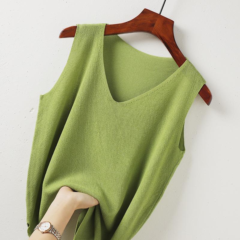 Camisoles Tanks Ice Silk Camisole Women Summer Intside V-Neck Sexy Thin Sleeveless Bottoming Vest Casual Loose Knitwear Solid Slit Tank Tops 230413