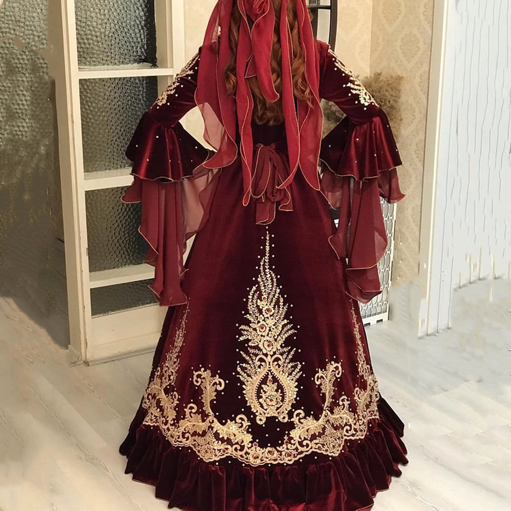 Elegant Kaftan Burgundy Velvet Evening Dresses With Flare Long Sleeves Gold Lace Appliques Crystal Beaded 2024 Arabic Moroccan Prom Party Gown Formal 