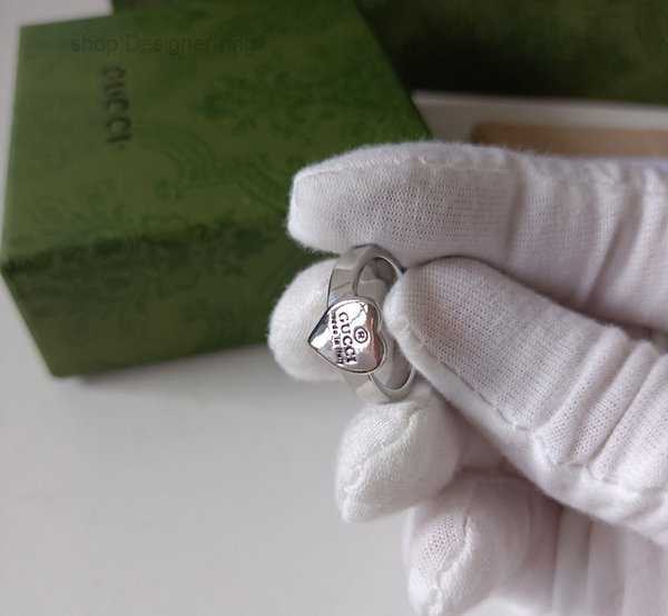 Band Rings 925 Silver Designer Love Heart Ring for Mens Womens Snake High-end Quality Couples Wedding s with Box Men Women Designers Bague G2684 1 1N2F
Band Rings 925 Silver Designer Love Heart Ring for Mens Womens Snake High-end Quality Couples Wedding s with Box Men Women Designers Bague G2684 1 1N2F