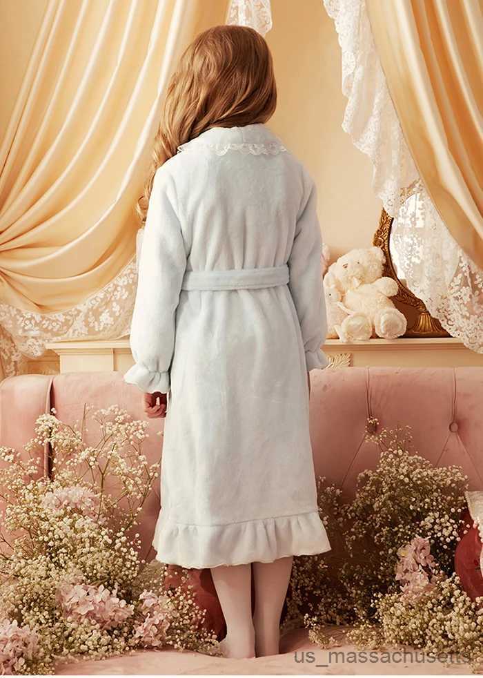 Pajamas Vintage Toddler Girls Lace Flannel Bathrobe Children's Sleepwear Princess Bath Robes Nightwear Night-robe Pajamas.Kid's Clothes R231