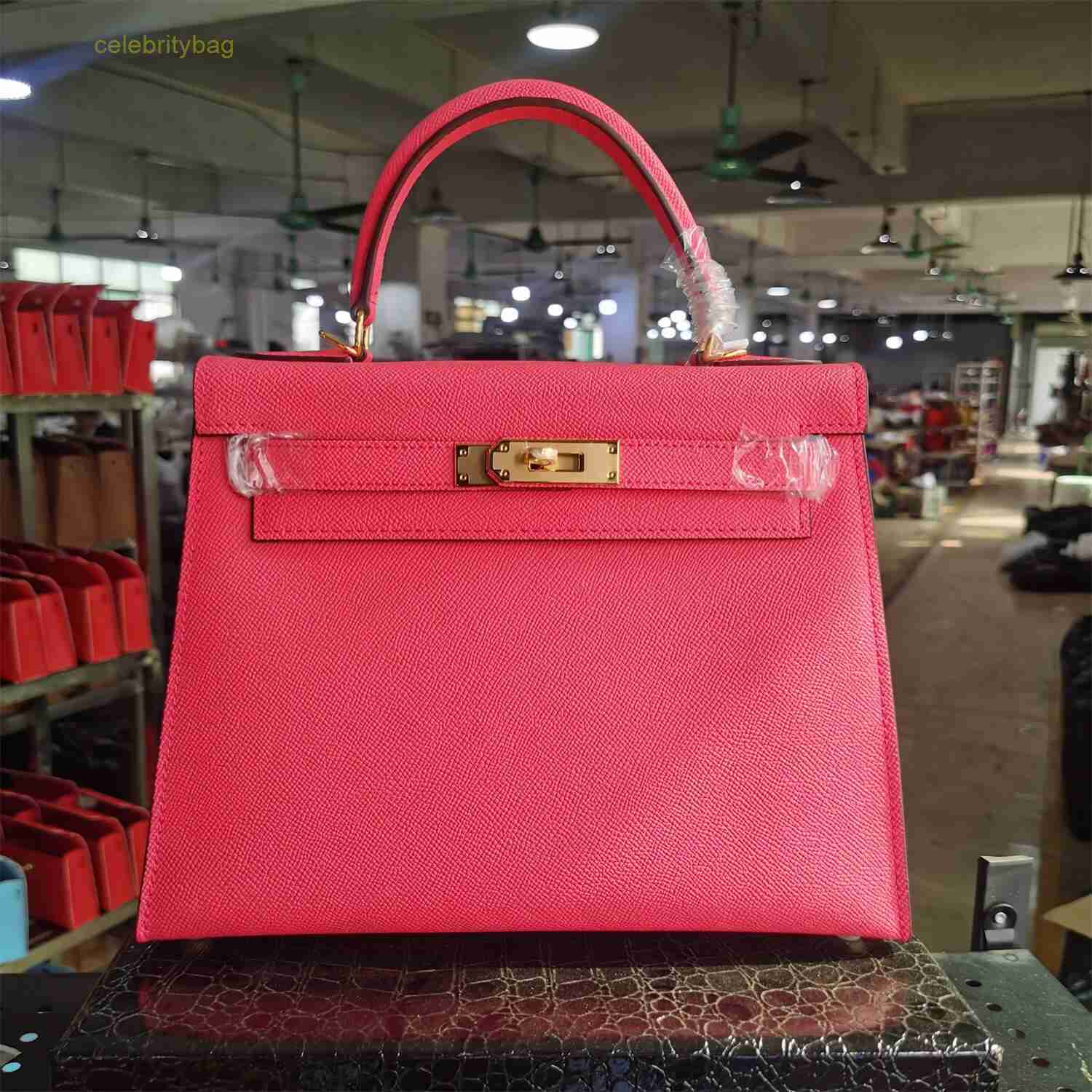 Designer Kellies Handbags Hemres New Palmprint Genuine K28 2023 Leather Women's Bag Palm Pattern K28cm has logo 0CF3, Water demon blue
Designer Kellies Handbags Hemres New Palmprint Genuine K28 2023 Leather Women's Bag Palm Pattern K28cm has logo 0CF3, Water demon blue