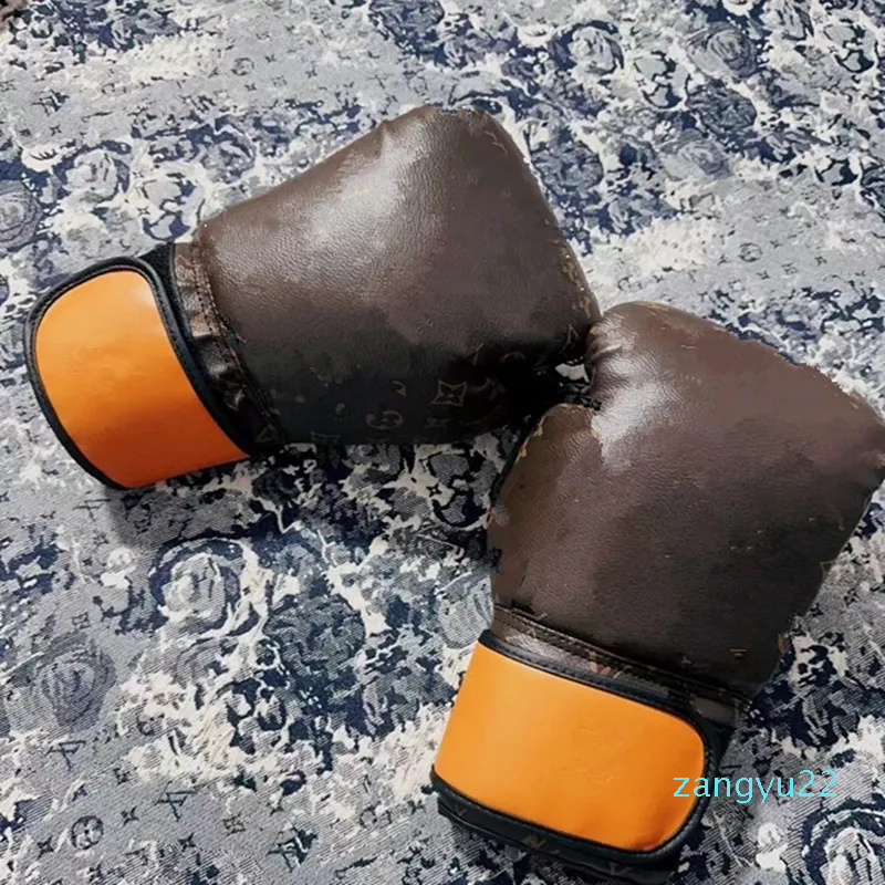 Commemorating 160th Anniversary Leather Gloves for Outdoor Warmth and Boxing Competition Gloves as Collectible