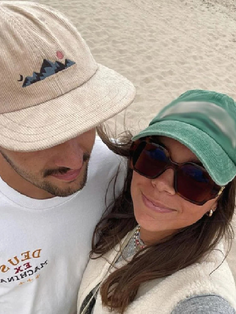 Women's Vests Lamb Wool Women Vest Coat Fashion Sleeveless Cotton Warm Thicken Street Female Waistcoat Winter Solid Loose Lady Jackets 231109