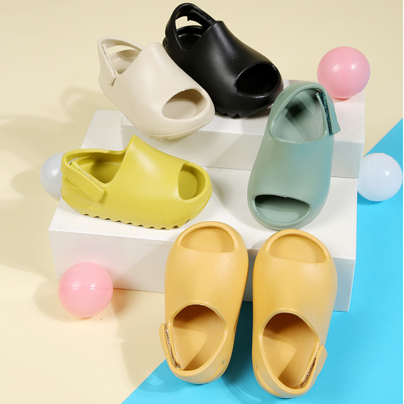 Sandals Baby Toddler Kids Slip-On Fashion Sandals Boys Girls Foam Beach Summer Slides Bone Resin Children Lightweight Shoes Big Size 230427