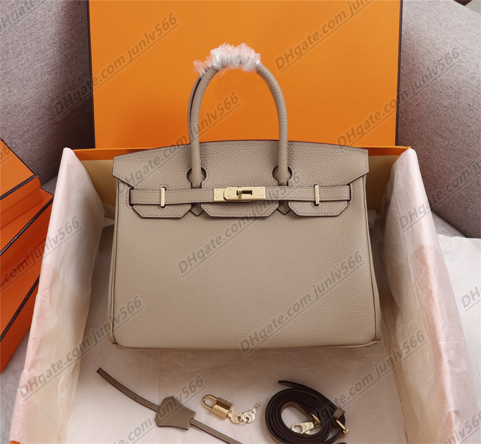 High Quality brand designer genuine leather handbag women's crossover bag simple and fashionable shoulder bag luxurious small handbag for women classic purses, Platinum -- pink
High Quality brand designer genuine leather handbag women's crossover bag simple and fashionable shoulder bag luxurious small handbag for women classic purses, Platinum -- pink