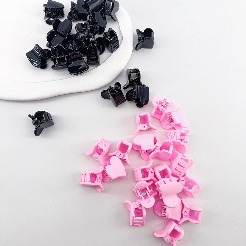 20PCS 2cm Cute Mini Hair Claw Clips Girls Cartoon Colorful Love Gripping Clip Hairpins Kids Baby Hair Crab Claw Grip Headwear hair accessories
