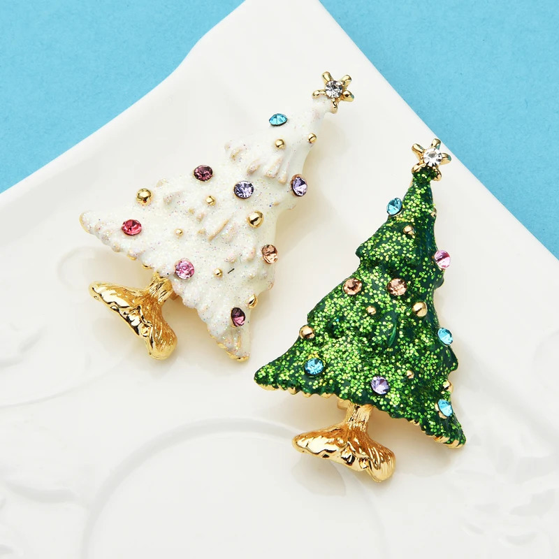 Pins Brooches Wuli baby Snowing Christmas Tree Brooches Women Men Rhinestone Sparkling Tree Brooch Pins Year Gifts 231109