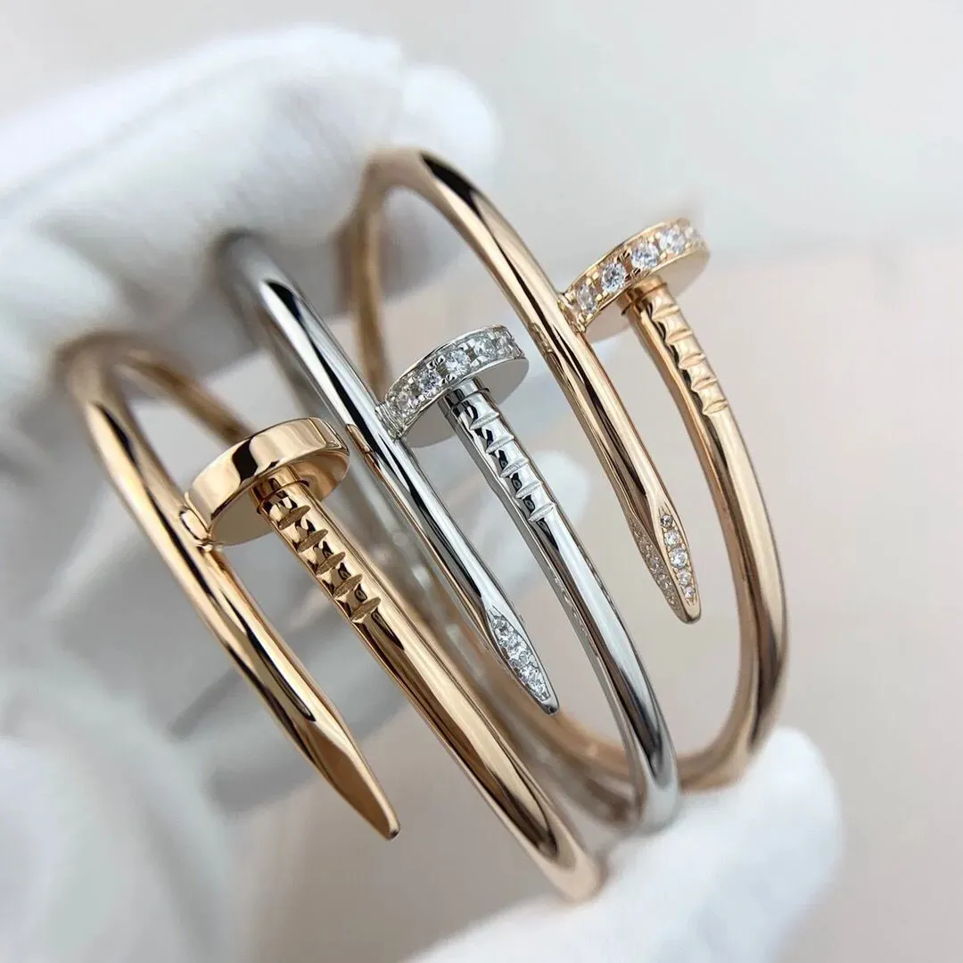 Luxury fashion designer gold and silver bracelet mens torque bangle 18k gold nail bracelet all titanium steel alloy electroplating bracelet men s cuff bracelet
Luxury fashion designer gold and silver bracelet mens torque bangle 18k gold nail bracelet all titanium steel alloy electroplating bracelet men s cuff bracelet
