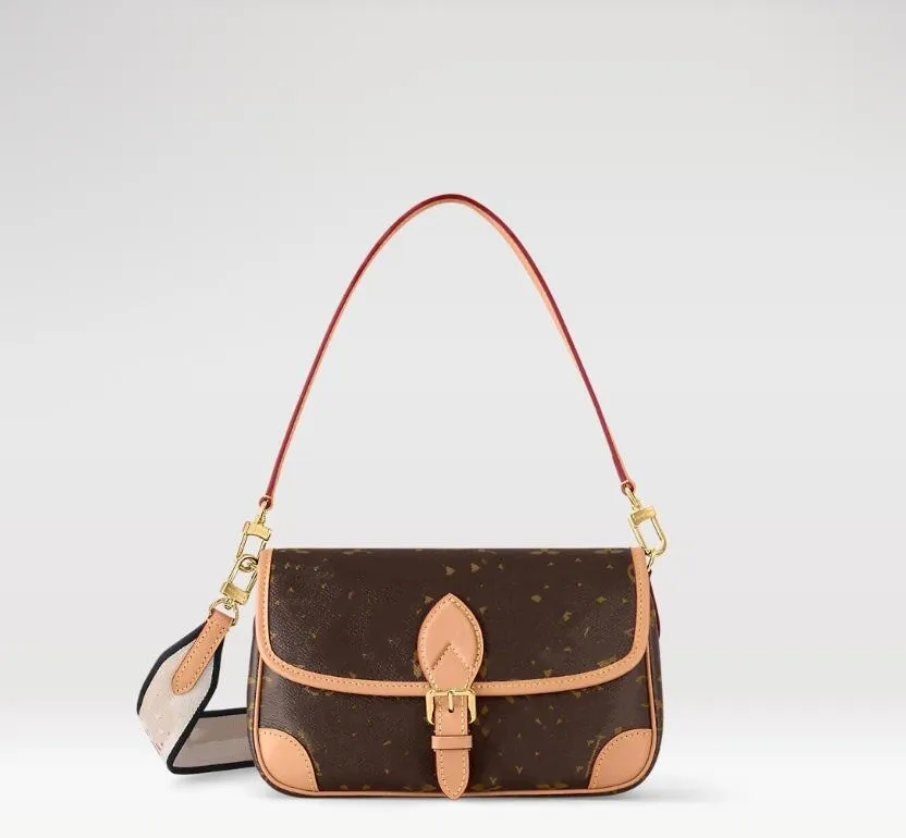 2023 Diane satchel Bag With Logo Jacquard cross-body strap Embossed Leather Cream Full Black houlder Bags Classic Vintage Cross Body 3 color, Color 8 box
2023 Diane satchel Bag With Logo Jacquard cross-body strap Embossed Leather Cream Full Black houlder Bags Classic Vintage Cross Body 3 color, Color 8 box