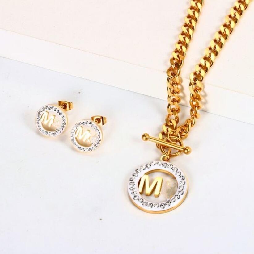 2023 Four Leaf Clover Necklace M K Designer Jewelry Set Pendant Necklaces Bracelet Stud Earring Gold Silver Mother of Pearl Green Flower Necklace Link Chain Womens
2023 Four Leaf Clover Necklace M K Designer Jewelry Set Pendant Necklaces Bracelet Stud Earring Gold Silver Mother of Pearl Green Flower Necklace Link Chain Womens