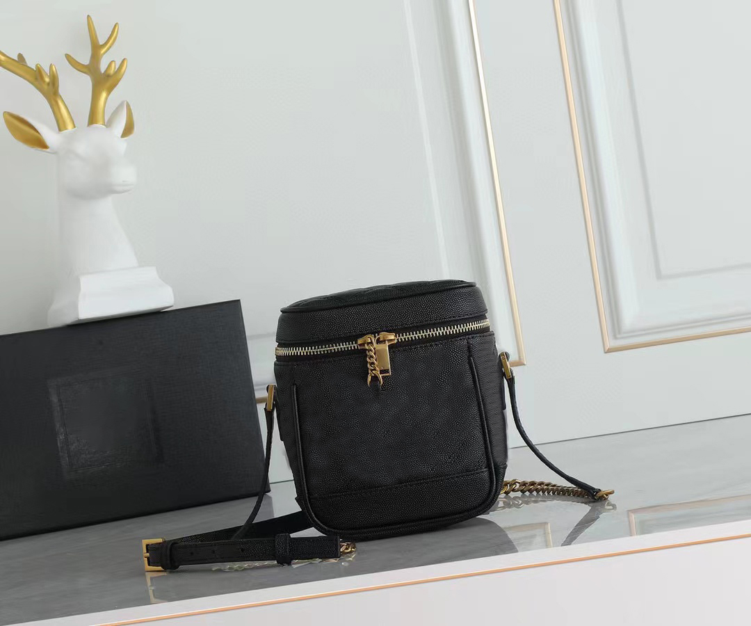 2023 High Quality Fashion Luxury Designer Bag Favorite Handbag Lady's Crossbody Full Leather Chain Shoulder Bag 9779, 9779#white
2023 High Quality Fashion Luxury Designer Bag Favorite Handbag Lady's Crossbody Full Leather Chain Shoulder Bag 9779, 9779#white
