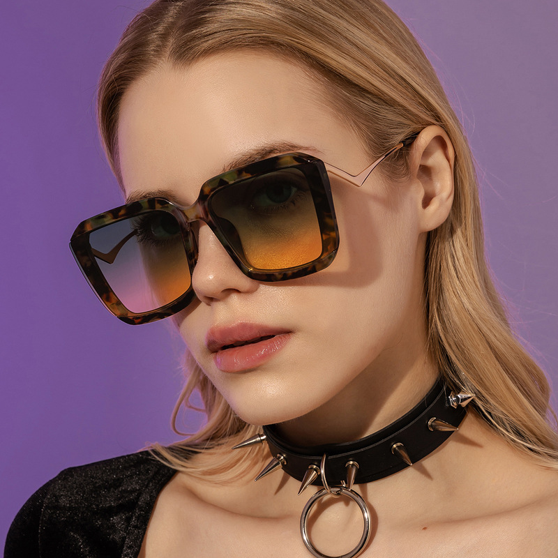 Fashion designer oversized sunglasses for women new on trend shades sun glasses eyewear for driving flight beach leopard frame dark black lens UV400
Fashion designer oversized sunglasses for women new on trend shades sun glasses eyewear for driving flight beach leopard frame dark black lens UV400