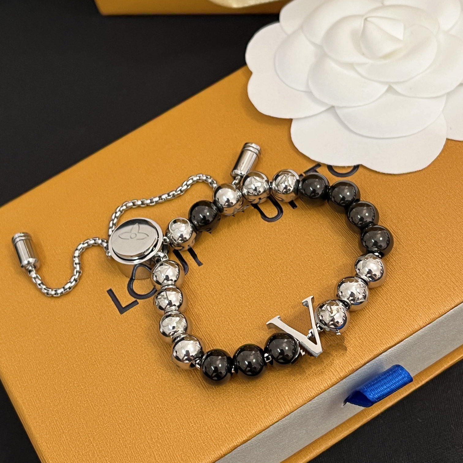 Charm Bracelets Chain Boutique Magnetic Bead Bracelet High Quality Love Gift Bracelet Womens Romantic Fashion Jewelry Accessories Wedding Party Jewelry Bracelet