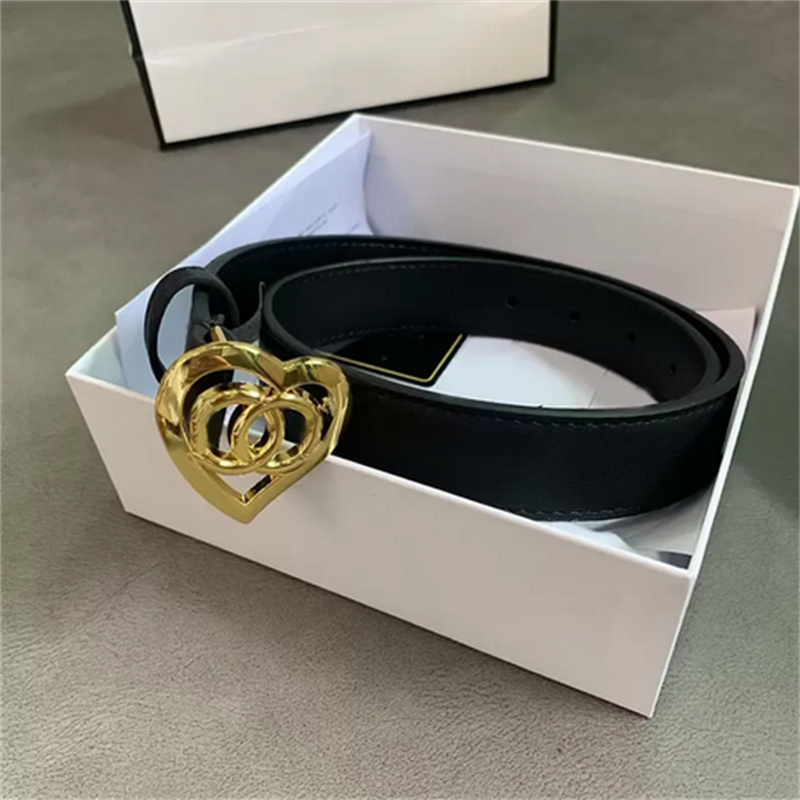 Designer Genuine Leather Belts For Women Mens Cowskin Belt Luxurys Woman Gold Love Heart Buckle Belt Fashion Waistband Cintura Ceinture 2303284D