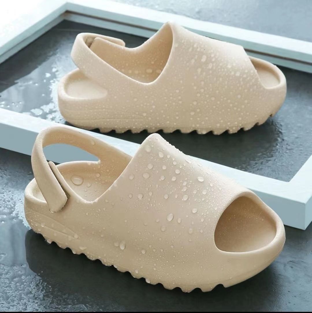Sandals Baby Toddler Kids Slip-On Fashion Sandals Boys Girls Foam Beach Summer Slides Bone Resin Children Lightweight Shoes Big Size 230427