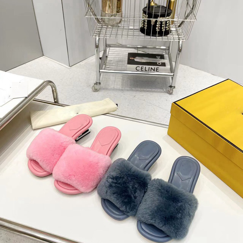 Baguette Pink Mink Slides Sculptural heel Slippers With F Baguette Motif in Palladium-finish 4.0cm Metal Italy Designer Slide for Women
Baguette Pink Mink Slides Sculptural heel Slippers With F Baguette Motif in Palladium-finish 4.0cm Metal Italy Designer Slide for Women