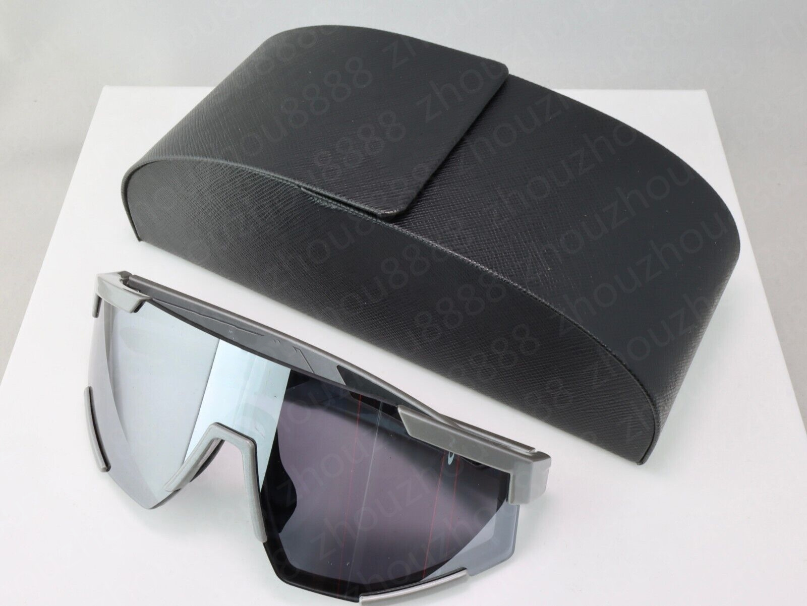 TOP Fashion designer sunglasses for Men classic attitude SP04 Metal square frame Popular retro avant-garde outdoor uv 400 protection Mens fashion Eyeglasses