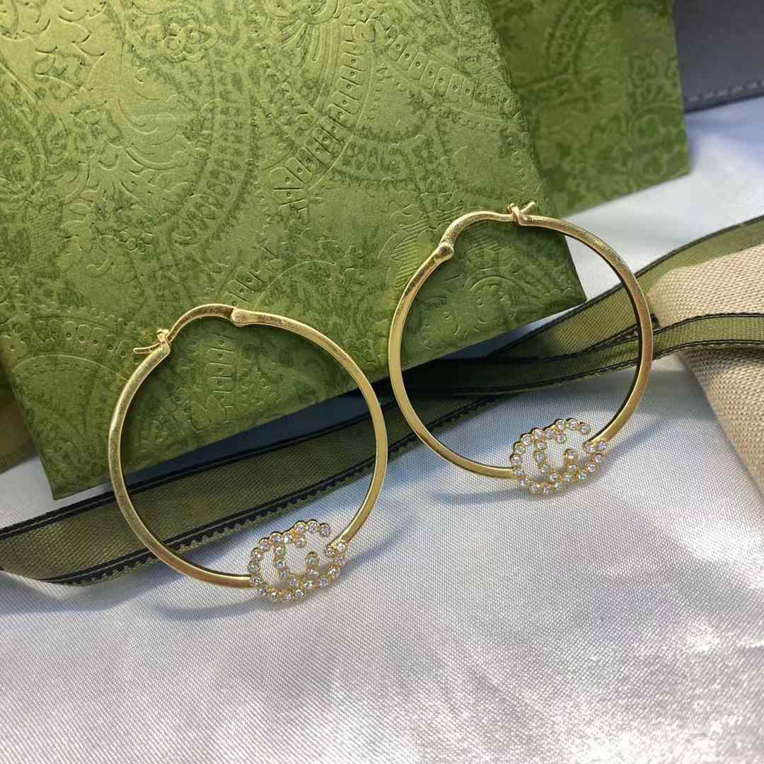 2023 Luxury Designer Hoop Earrings Brass ggity Earrings Diamond Set Letter guccie Earring For Women Fashion Gorgeous Brand Style GG Earrings
2023 Luxury Designer Hoop Earrings Brass ggity Earrings Diamond Set Letter guccie Earring For Women Fashion Gorgeous Brand Style GG Earrings