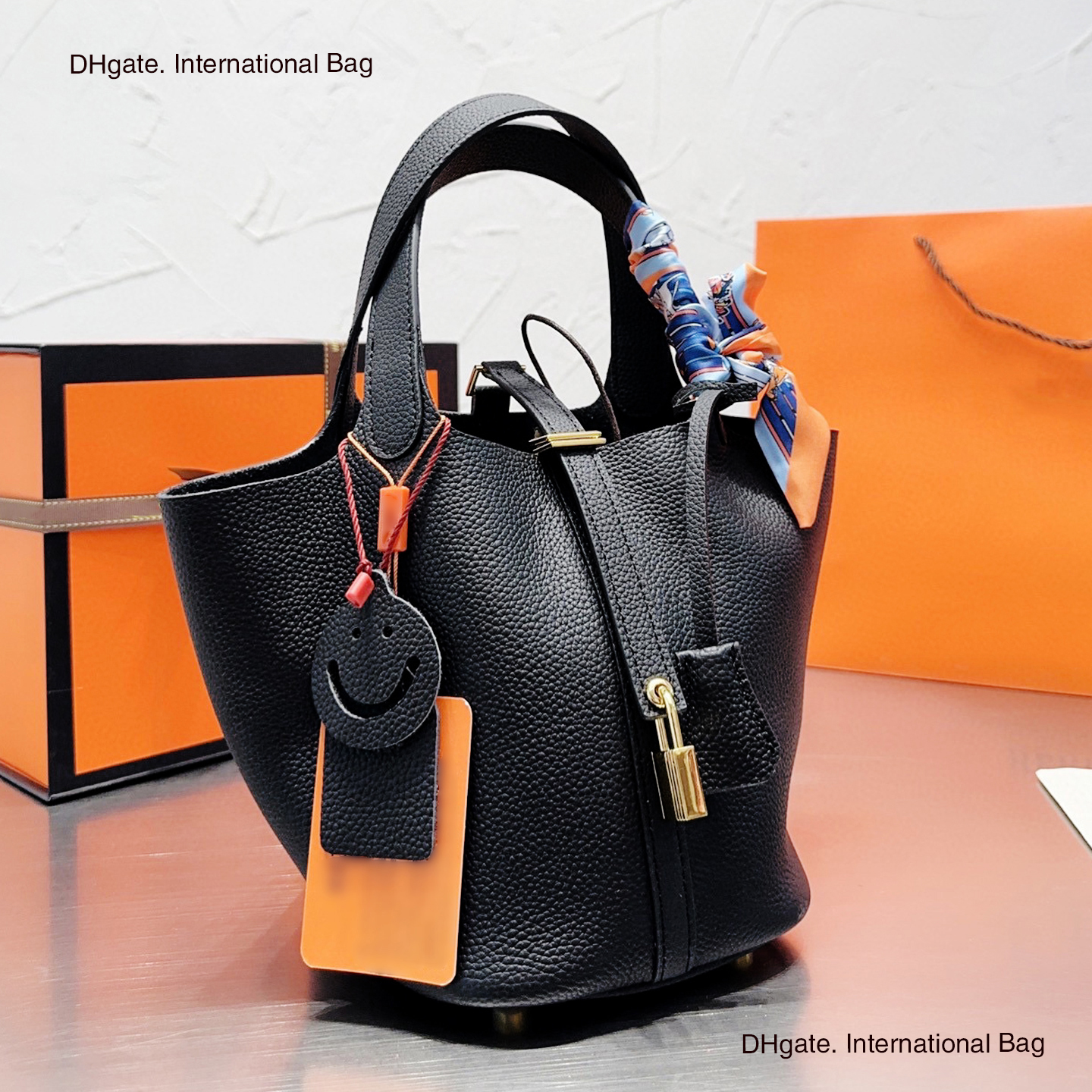 Picotin Lock 18 Bucket Bag with Gold Buckle Luxury Spring/Summer Collection Lady Handbag Handcrafted Taurillon Clemencex Calf Leather Sewn with Grease Thread, Black
Picotin Lock 18 Bucket Bag with Gold Buckle Luxury Spring/Summer Collection Lady Handbag Handcrafted Taurillon Clemencex Calf Leather Sewn with Grease Thread, Black