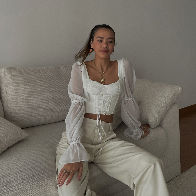 Camisoles Tanks Autumn Puff Sleeve Vintage Women Long Square Neck Bandage Corset Crop Tops Blouses Sexy Elegant Shirts Female 220410, White
Camisoles Tanks Autumn Puff Sleeve Vintage Women Long Square Neck Bandage Corset Crop Tops Blouses Sexy Elegant Shirts Female 220410, White
