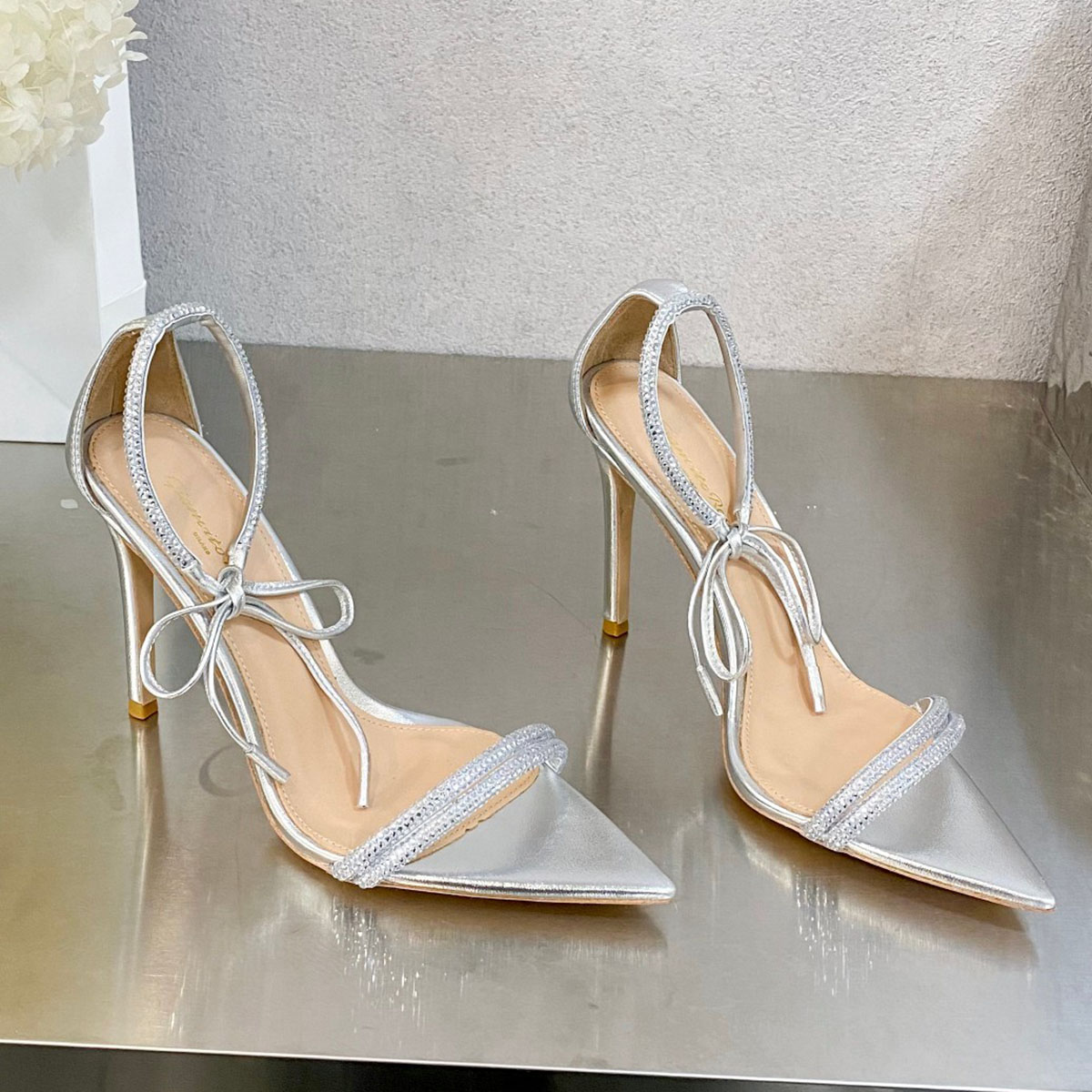 Gianvito Rossi Montecarlo Rhinestones suede Sandals Slides heeled stilletto heels women's luxury designers Leather outsole Evening shoes 10.5cm factory footwear, Red
Gianvito Rossi Montecarlo Rhinestones suede Sandals Slides heeled stilletto heels women's luxury designers Leather outsole Evening shoes 10.5cm factory footwear, Red