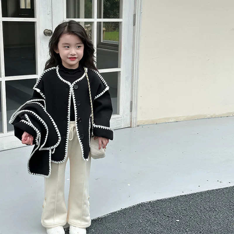 Jackets Girls Coat with Scarf Woolen 2023 Autumn and Winter Fashionable French Style Elegant Casual Simple Jacket 231109