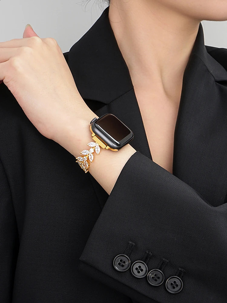 Watch Bands Women Stainless Steel Band for Watch Series 7/8/9 41mm 45mm 4/5/6/se 40mm 44mm Cute Diamond Strap for Iwatch Ultra 2 49mm 231108