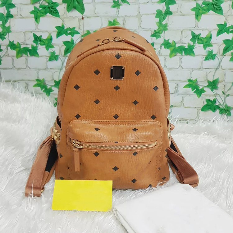 Genuine Leather women men School bag MC backpack Tote Style book Bags Cross Body back pack rucksack Clutch Bag snapshot classic Luxury designer handbag shoulder bags, Pink
Genuine Leather women men School bag MC backpack Tote Style book Bags Cross Body back pack rucksack Clutch Bag snapshot classic Luxury designer handbag shoulder bags, Pink
