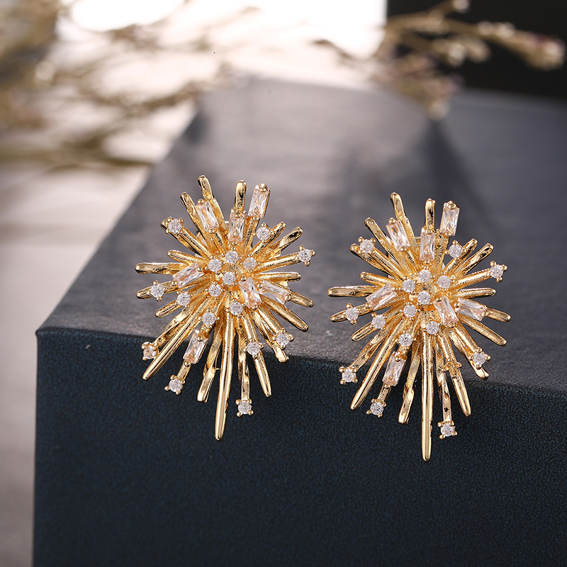 Ear Cuff Fashion Korean Personality Firework flowers Clip on Earrings Without Piercing Brass Inlaid Zirconia for women Jewelry 230410
Ear Cuff Fashion Korean Personality Firework flowers Clip on Earrings Without Piercing Brass Inlaid Zirconia for women Jewelry 230410