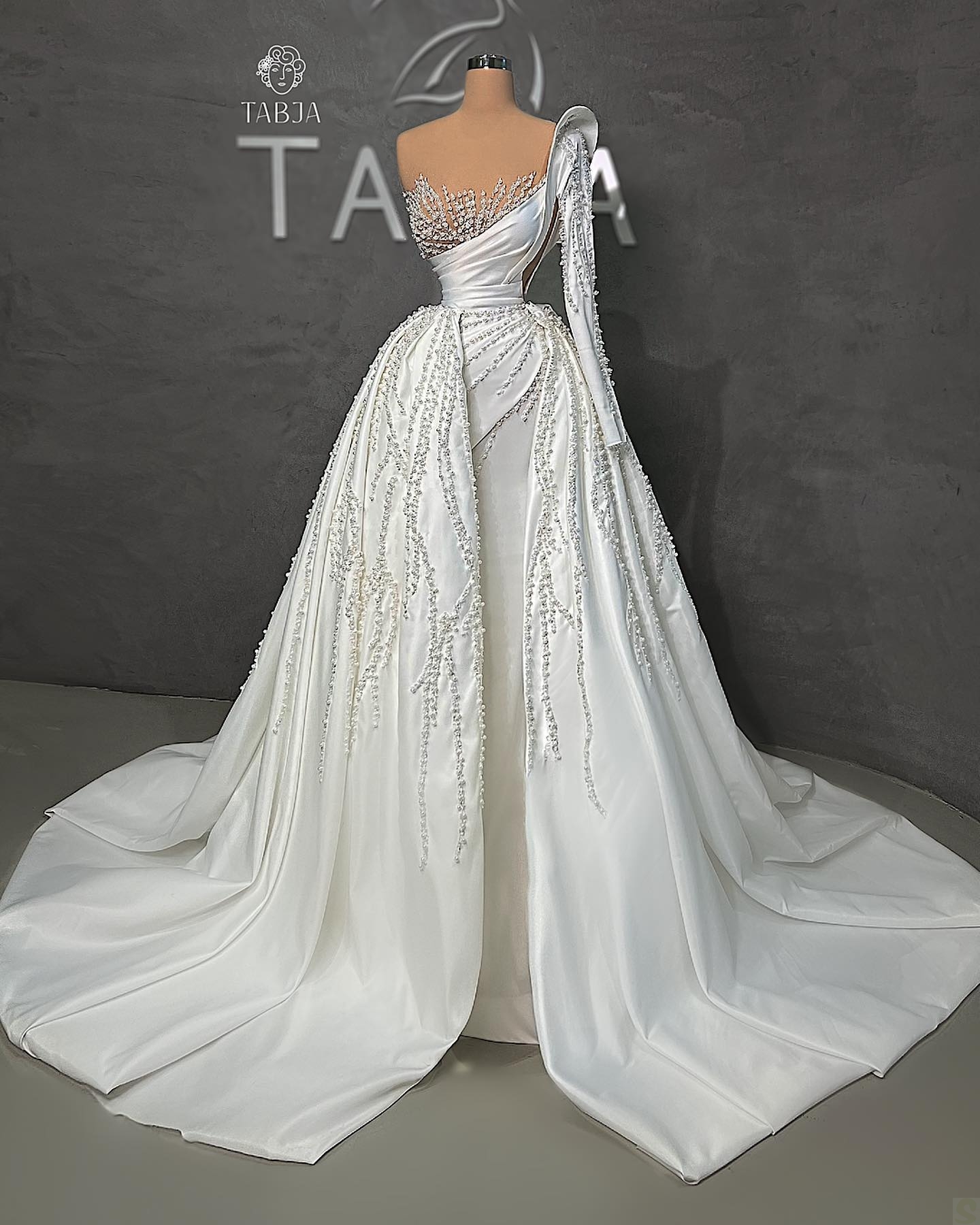Gorgeous Mermaid Wedding Dresses One Sleeve Beads Design on Satin Pleats Backless Zipper Court Gown Custom Made Plus Size Bridal Gown Vestidos De Novi