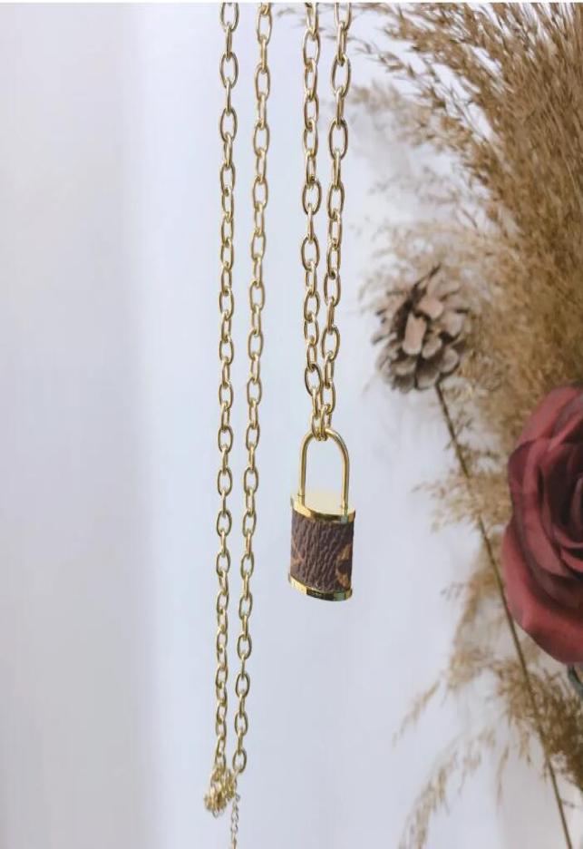 Designer Jewelry Pendant Necklace Delicate Fashion Style Necklace Popular Classic Brand Selected Women039s Gift Luxury Quality 6311235
Designer Jewelry Pendant Necklace Delicate Fashion Style Necklace Popular Classic Brand Selected Women039s Gift Luxury Quality 6311235