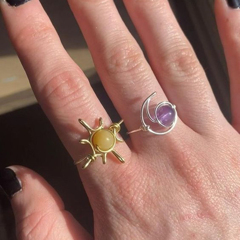 Band Rings Handmade Copper Wire Sun Moon Couple for Women Men Lovers Vintage Aesthetic Natural Purple Crystal Yellow Stone Hand Ring 230410
Band Rings Handmade Copper Wire Sun Moon Couple for Women Men Lovers Vintage Aesthetic Natural Purple Crystal Yellow Stone Hand Ring 230410