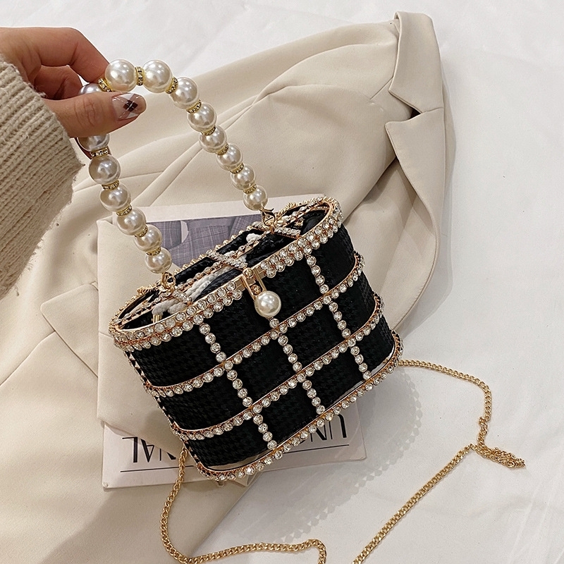 Evening Bags Chic DiamondStudded Metal Basket Bag Party Purses and Handbags Luxury Designer Bag Wedding Evening Clutch Bag Chain Bag 230410, Black 02
Evening Bags Chic DiamondStudded Metal Basket Bag Party Purses and Handbags Luxury Designer Bag Wedding Evening Clutch Bag Chain Bag 230410, Black 02