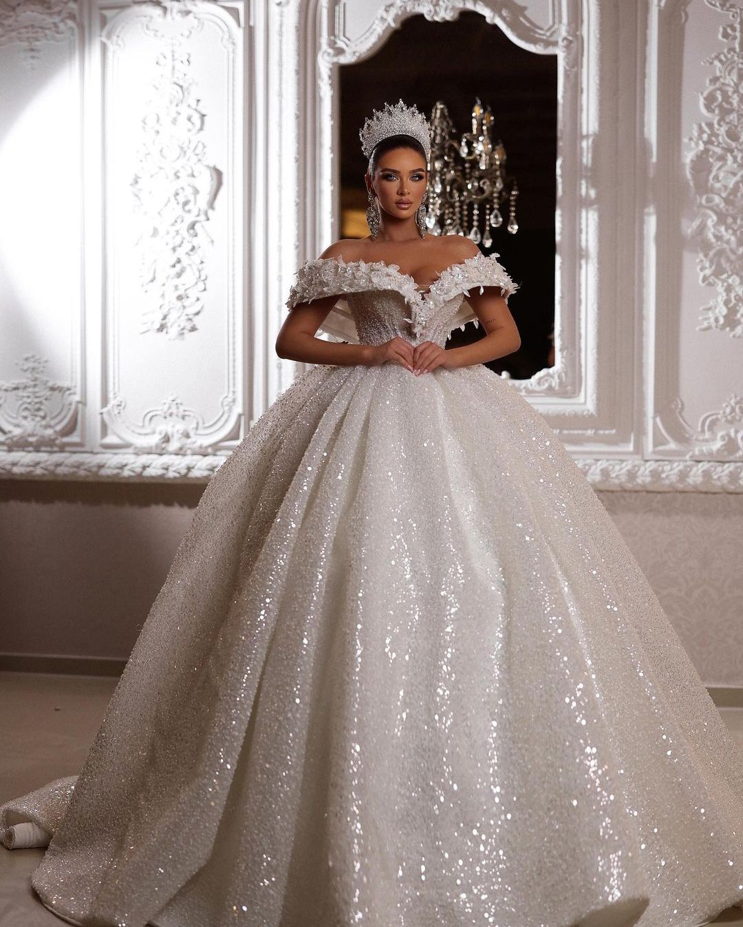 Sparkly Ball Gown Wedding Dresses Sleeveless V Neck Off Shoulder Sequins Appliques Ruffles Bridal Gowns 3D Lace Formal Dress Plus Size Custom Made Ves