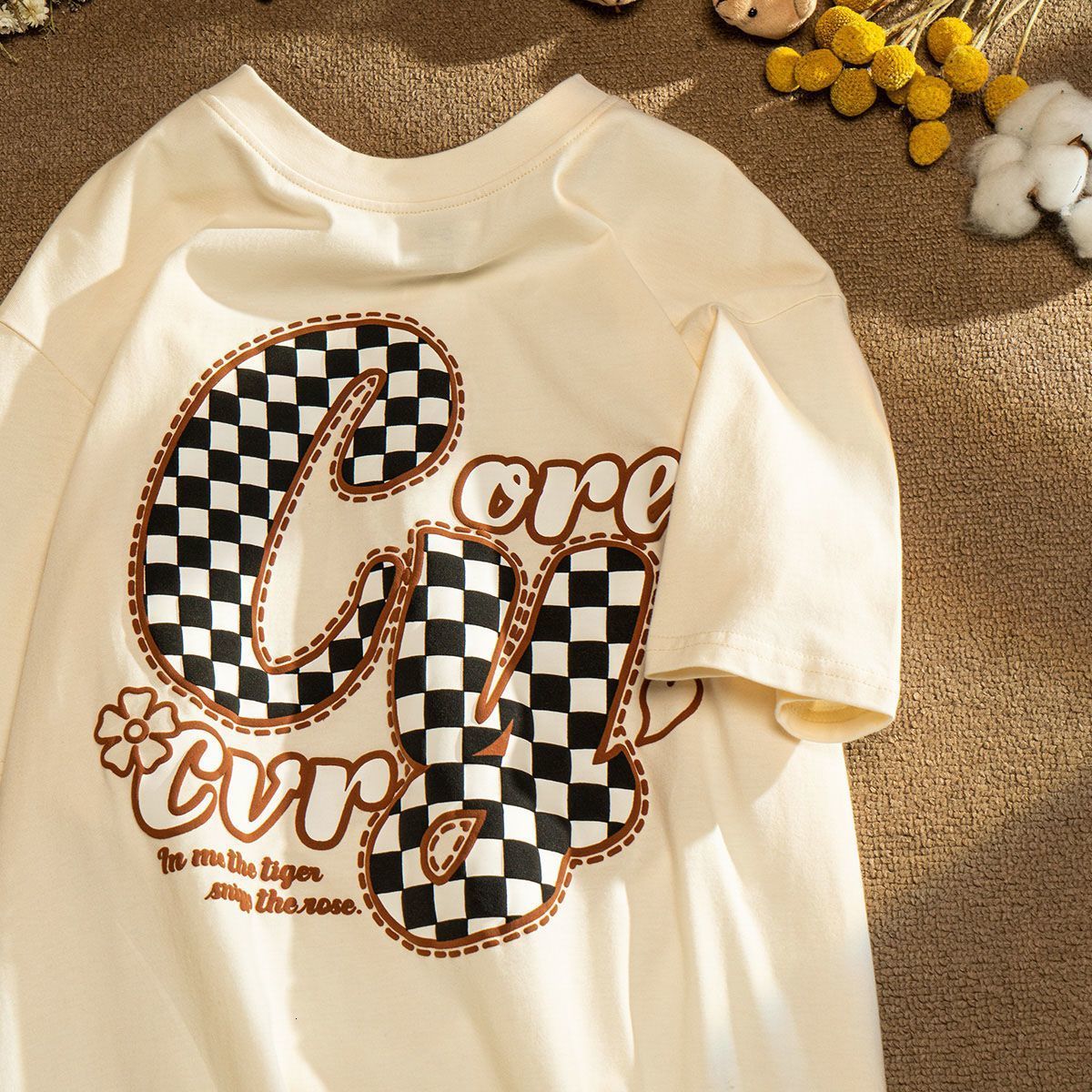 Men' T-Shirts American style retro chessboard letter printing short sleeved t shirt for men and women summer couple loose half 230410, Black
Men' T-Shirts American style retro chessboard letter printing short sleeved t shirt for men and women summer couple loose half 230410, Black