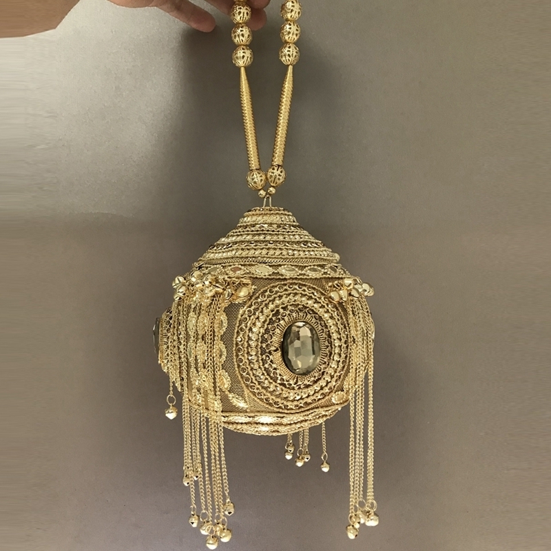 Evening Bags DOYUTIG Indian Women's HandMade Beaded Clutches Vintage Crystal Small Bell Tassel Bags For Lady Wedding Bags Evening Bags F669 230410, Bright gold
Evening Bags DOYUTIG Indian Women's HandMade Beaded Clutches Vintage Crystal Small Bell Tassel Bags For Lady Wedding Bags Evening Bags F669 230410, Bright gold