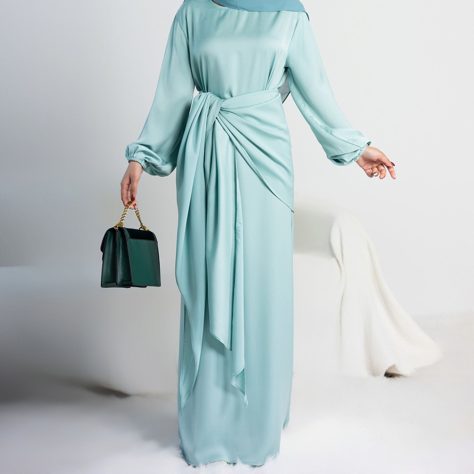 Ethnic Clothing Ramadan Eid Djellaba Muslim Abaya Dubai Two Pieces Wrap Shiny Silky Modest Dress Fashion Long Sleeve Islamic for Women 230410
Ethnic Clothing Ramadan Eid Djellaba Muslim Abaya Dubai Two Pieces Wrap Shiny Silky Modest Dress Fashion Long Sleeve Islamic for Women 230410