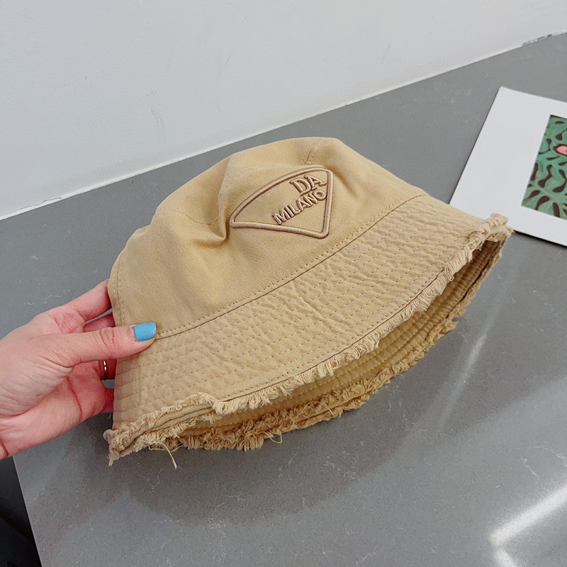Luxury designer bucket hat made of canvas material with embroidered design for men and women, suitable for classic styles comfortable and breathable, No.3
Luxury designer bucket hat made of canvas material with embroidered design for men and women, suitable for classic styles comfortable and breathable, No.3