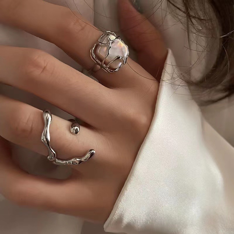 Band Rings LATS Silver Color Creative Irregular Floral Pearl Set for Women Geometric Metal Wave Opening Ring Fashion Jewerly 230410
Band Rings LATS Silver Color Creative Irregular Floral Pearl Set for Women Geometric Metal Wave Opening Ring Fashion Jewerly 230410