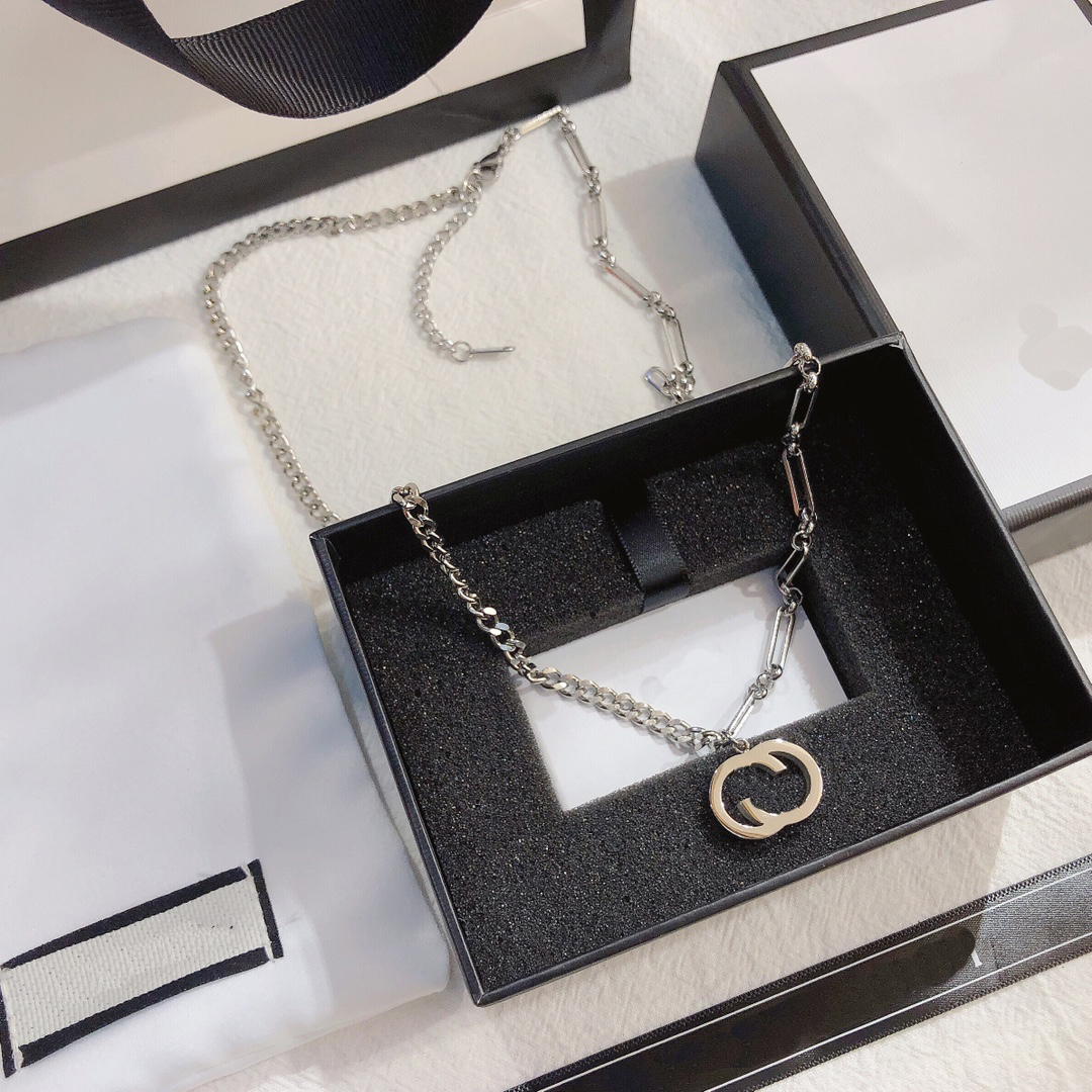 Luxury Designer Necklaces for Women Chains Silver Asymmetric Chain Popular Brand Chains Necklace Fashion Silver Plated Long Chain High End Exquisite
Luxury Designer Necklaces for Women Chains Silver Asymmetric Chain Popular Brand Chains Necklace Fashion Silver Plated Long Chain High End Exquisite