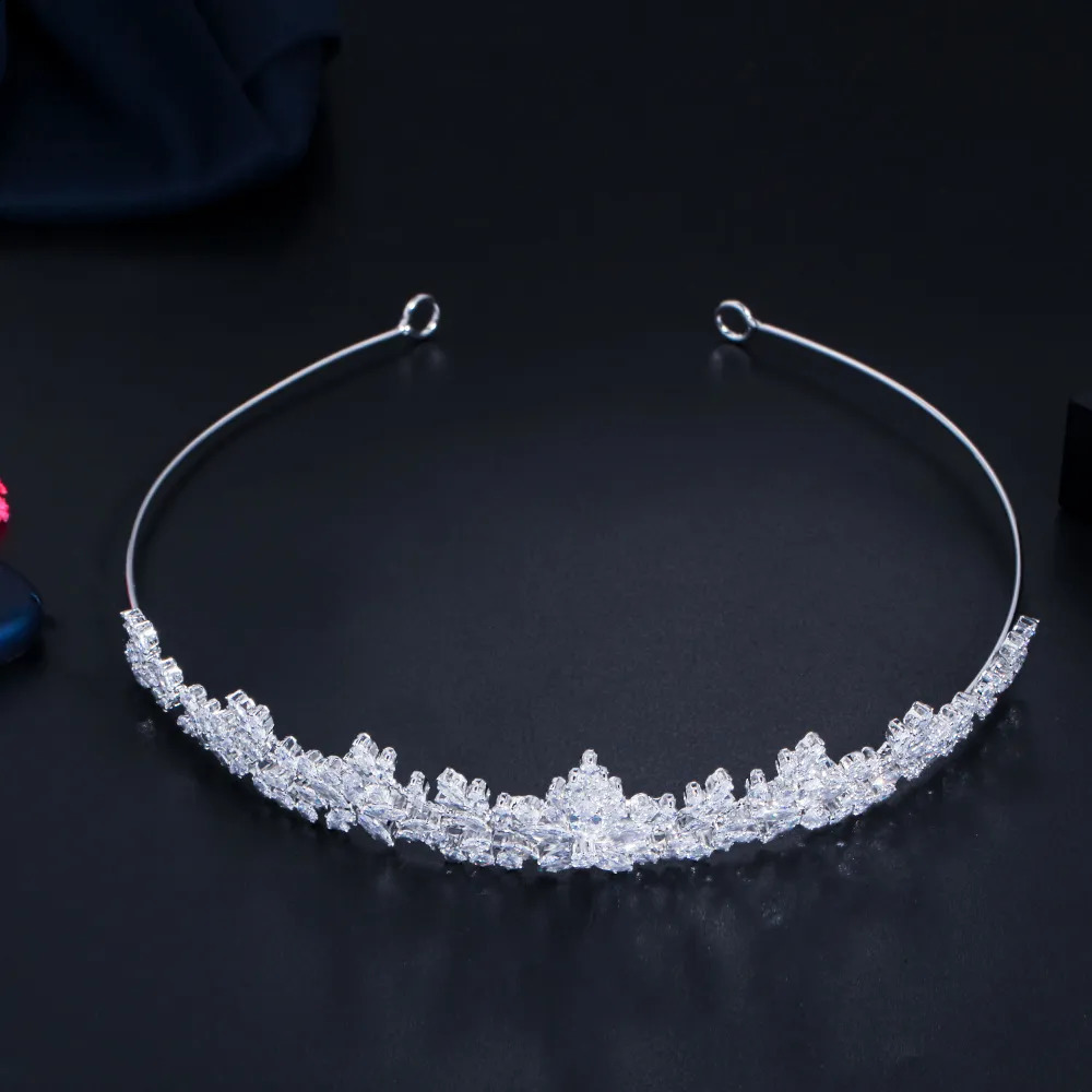 Headbands ThreeGraces Sparkling White Cubic Zirconia Elegant Flower Queen Crowns Tiaras Wedding Hair Accessories Jewelry for Brides HA027 231102