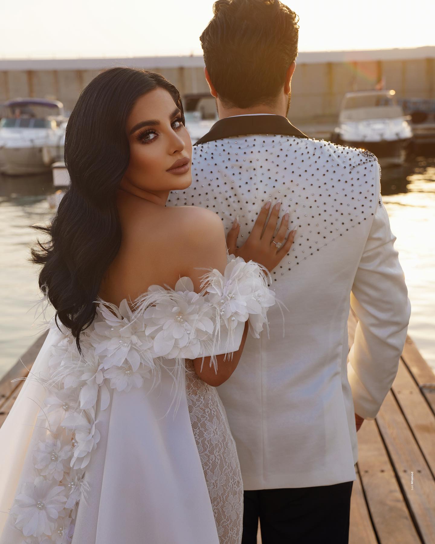 Mermaid Fabulous Lace Wedding Dresses D Appliqued Bridal Gowns Feathers Off The Shoulder Necke Sweep Train Vestido De Novia