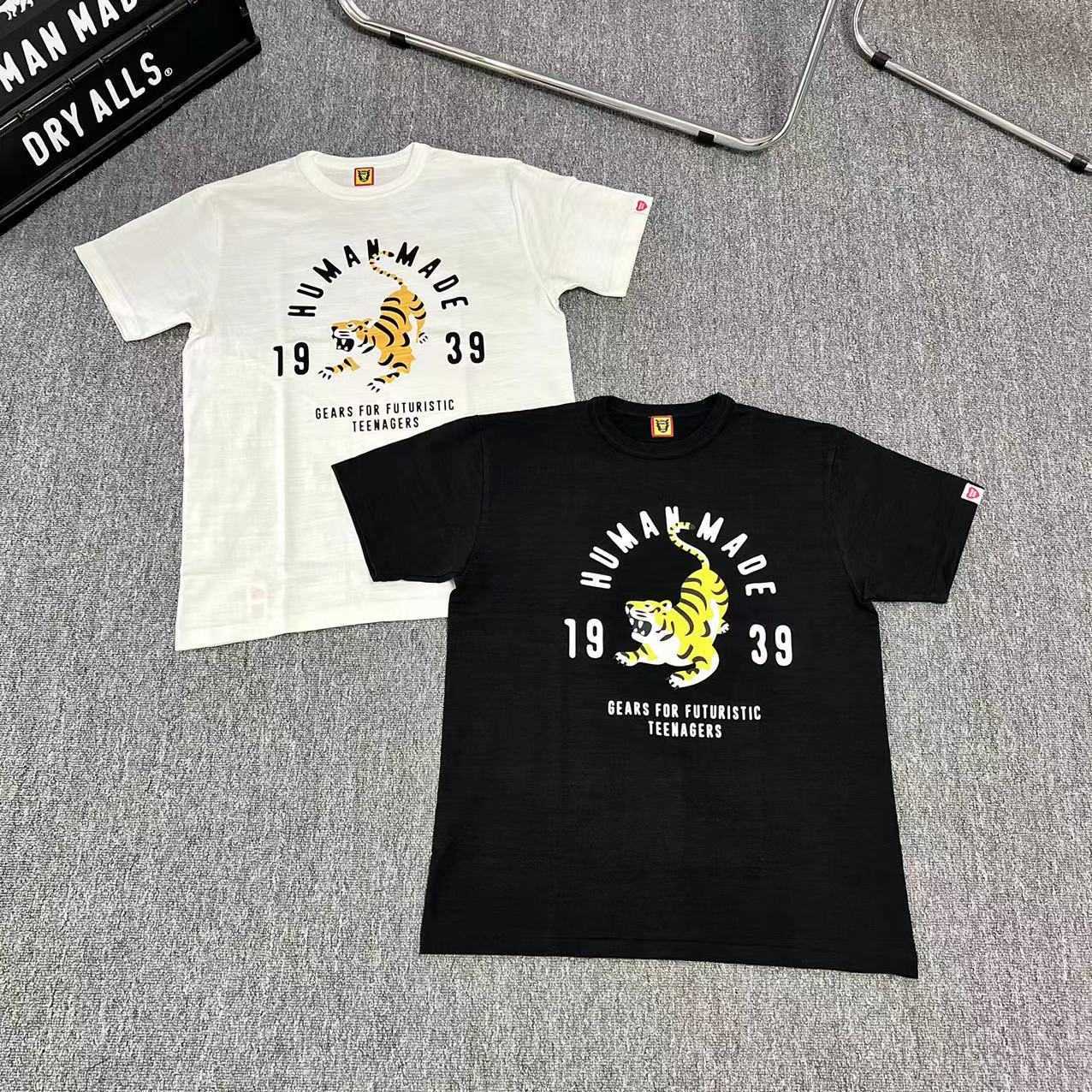 Ceiling HUMAN MADE Down Mountain Tiger Cylinder Bamboo Joint Cotton Short Sleeve Loose Couple Spring/Summer Print T-shirt
Ceiling HUMAN MADE Down Mountain Tiger Cylinder Bamboo Joint Cotton Short Sleeve Loose Couple Spring/Summer Print T-shirt