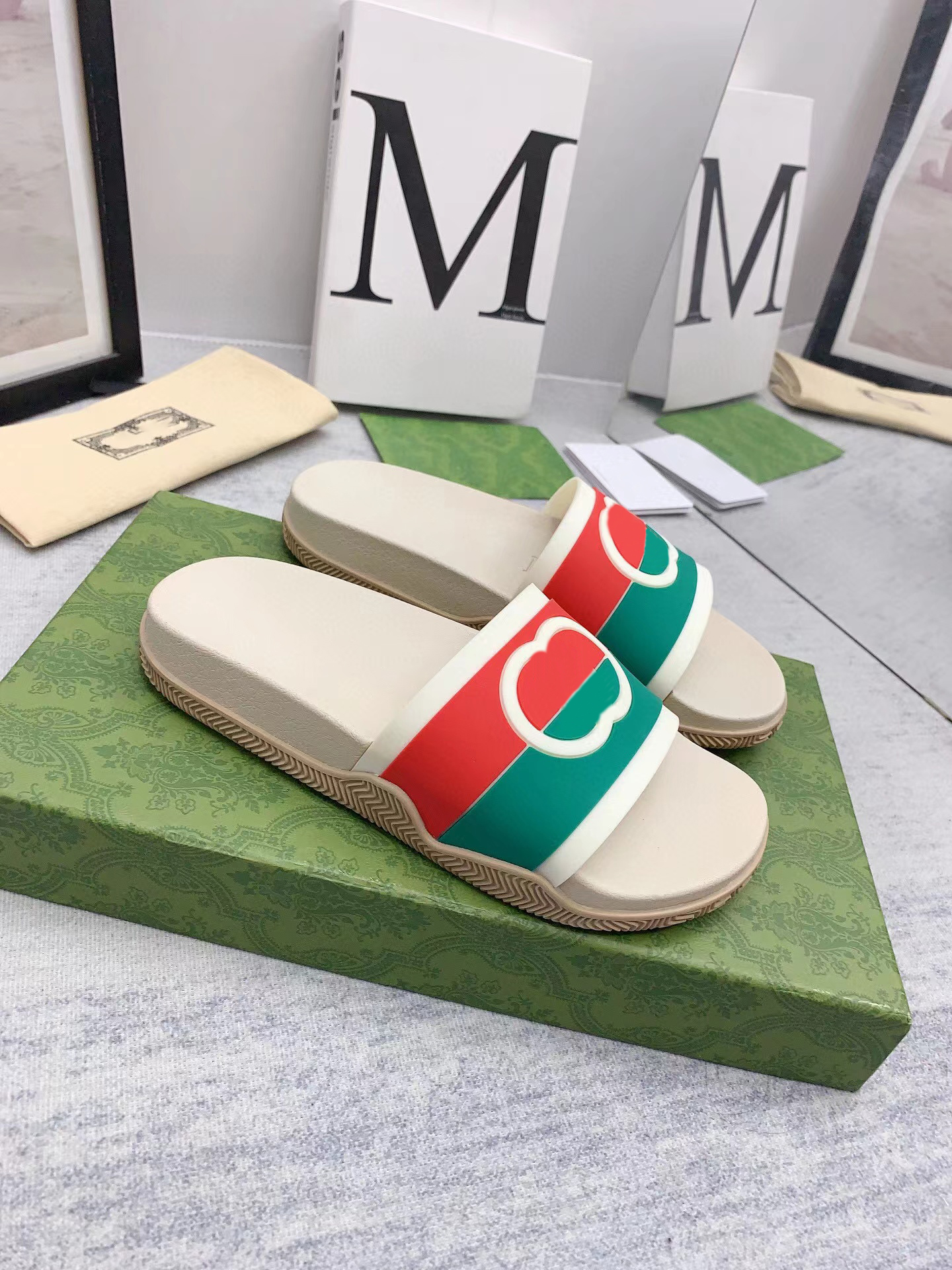 G slide sandal Designer Men Women Sandals with Correct Flower Dust Bag Shoes snake print Summer Wide Flat Sandal Slipper Interlocking G Sandals Size35-44, Color1
G slide sandal Designer Men Women Sandals with Correct Flower Dust Bag Shoes snake print Summer Wide Flat Sandal Slipper Interlocking G Sandals Size35-44, Color1