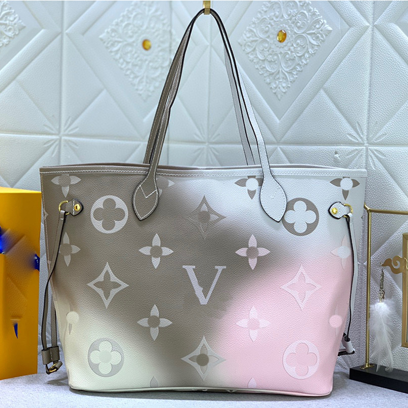 Beach bag tote on the go Designer bag Large capacity Shopping Shoulder Bag Leather Luxury Women's handbag printing letter wallet Detachable clutch Travel handbags, Black
Beach bag tote on the go Designer bag Large capacity Shopping Shoulder Bag Leather Luxury Women's handbag printing letter wallet Detachable clutch Travel handbags, Black