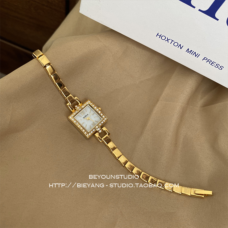 Women s Watches women s watch gold bracelet retro fashion square dial inlaid with diamonds small and fashionable for lovers 230410