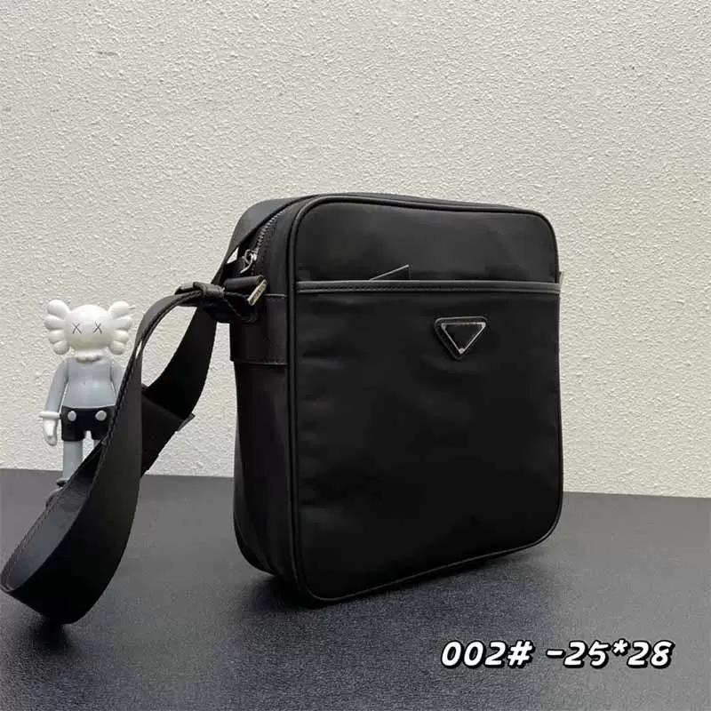 2023 Men's shoulder bags messenger designer bag Original waterproof fabric letter logo tote bag high quality retro wallet 25x 28x 9 cm Fast delivery
2023 Men's shoulder bags messenger designer bag Original waterproof fabric letter logo tote bag high quality retro wallet 25x 28x 9 cm Fast delivery