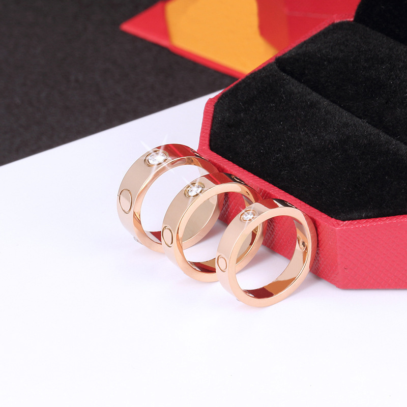 Charm Rings designer jewelry gold ring for woman Silver Rose Gold Stainless Steel designer ring wedding engagement ring designer With dust bag love ring
Charm Rings designer jewelry gold ring for woman Silver Rose Gold Stainless Steel designer ring wedding engagement ring designer With dust bag love ring