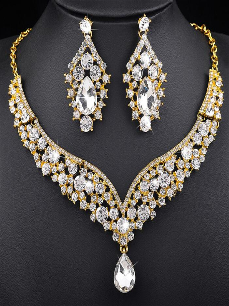 Earrings Necklace Silver plate Luxurious imitation jewel earrings necklace set High grade alloy jewelry accessories for woman 230410, White
Earrings Necklace Silver plate Luxurious imitation jewel earrings necklace set High grade alloy jewelry accessories for woman 230410, White